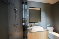 Jiugu Shui Hot Spring Courtyard Hotel a Hezhang
