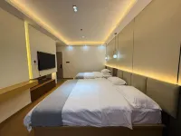 Haiyue Hotel (Lancang Huimin Town) Hotels near Huimin Passenger Transport Terminal