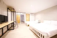 Little Rooms Hotel in zona Wat Thung Pel