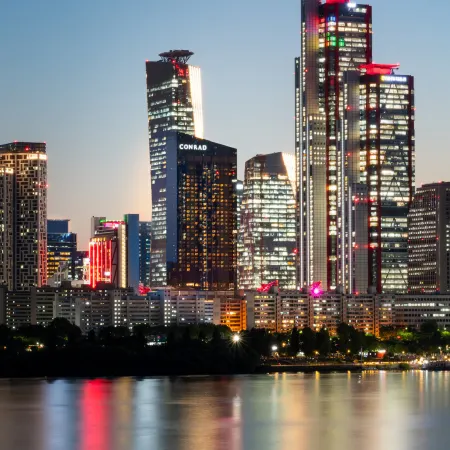 Conrad Seoul Отели рядом с достопримечательностью «Станция Yeouido»