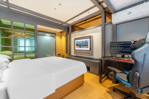 Jingyue Esports Hotel(Lishui Train Staion Yintai Shopping Centre)