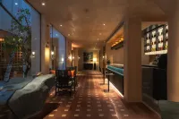 Yuran Riverside Designer Art Hotel - bar