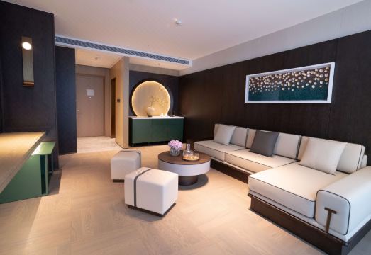 XINGHAI ROYAL HOTEL Hotel Overview