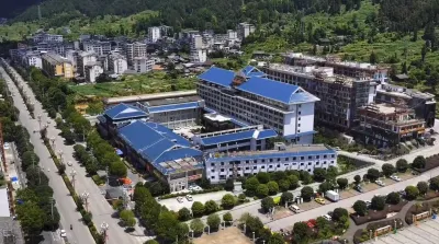 Houde Nanquanshan Hotel Hotels near Dongdu Building Pedestrian Street