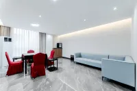 Longchuan Yibao Hotel