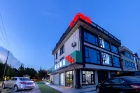 Jinyu Hotel (Jinshan Yuanqu Station) Hotels near Jinshanyuanqu Railway Station