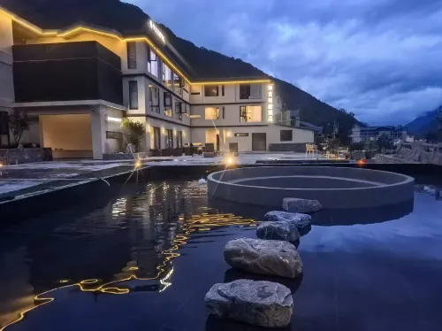 Langjimicang Hotel (Jiuzhaigou)