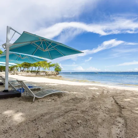 Group Family Suite Tambuli Residences 1-Bedroom, Sleeps up to 6 by Dominik Pool Balcony Mactan