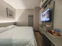 Crystal Orange Hotel (Jiangning University Town Jiaoyuan Metro Station Branch) Hotels near Jiangsu Maritime Institute (Jiangning Campus)