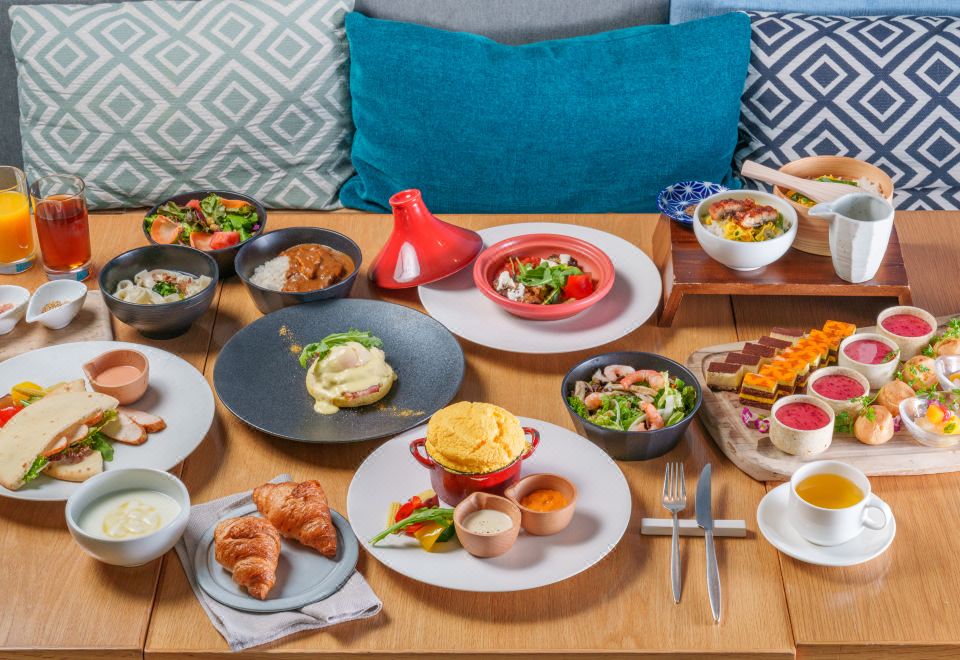 [미쓰이 가든 호텔의 깔끔한 객실 내부]