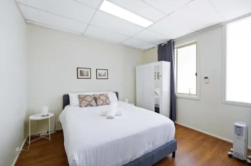 Chadstone Holiday W6 Villa Hotels in Clayton