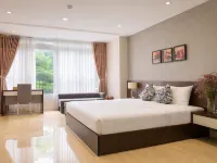Golden Queen Aparthotel ロシアンマーケット周辺のホテル