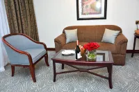 Kampala Serena Hotel - บริการรถรับส่ง