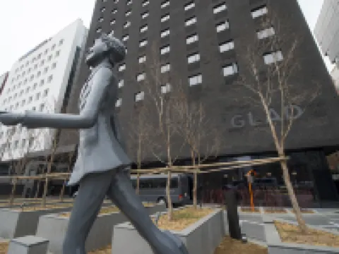 GLAD Yeouido Hotels near Yeouido Hangang Park