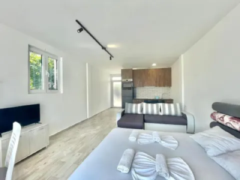 Bucanero Apartments โรงแรมใน