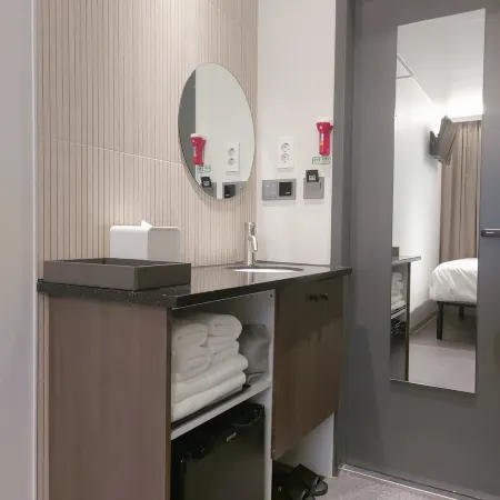 Momento Hostel Jongno Отели рядом с достопримечательностью «Музей чая»