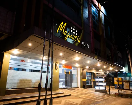 Tripletree Majestiq Hotel Hotels in Senapelan