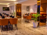 La Oasis 由 Meraden的 安朱納海酒店