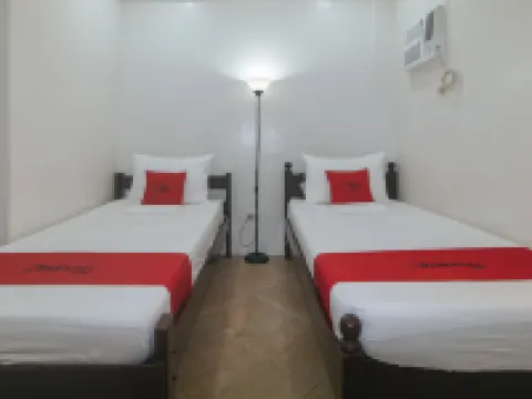 RedDoorz @ Davids Travellers Inn Cavite Hoteles en General Trias