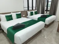 Cameron Green Inn Hotel - parking