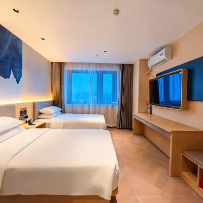 Yue'an Hotel (Urumqi High-Speed Railway Station North Square) Hotels near Wulumuqi Railway Station