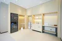 Home Inn (Linjiang Jiangxin Island Yalu River Branch)
