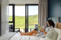 Te Karaka Lodge Hotels in 