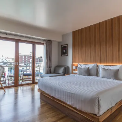 Nuan Boutique Hotel Отели рядом с достопримечательностью «Храм Ват Шри Супхан»