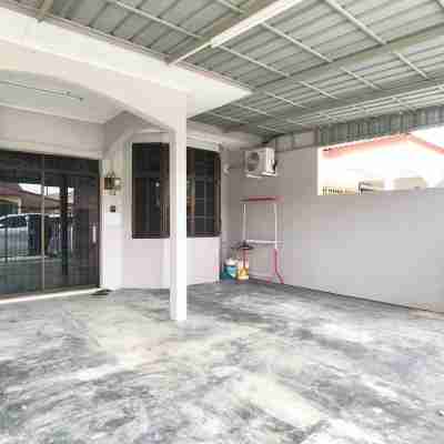 Sakura 2 Homestay Kampar by Sakura Homestay Hotel Exterior