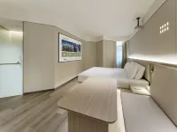 Libai Hotel (Chengdu Tianfu Square People's Park Subway Station)