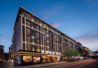 MEI CEN Resort Hotel (Zhangjiajie National Forest Park Landmark Gate) - 신규