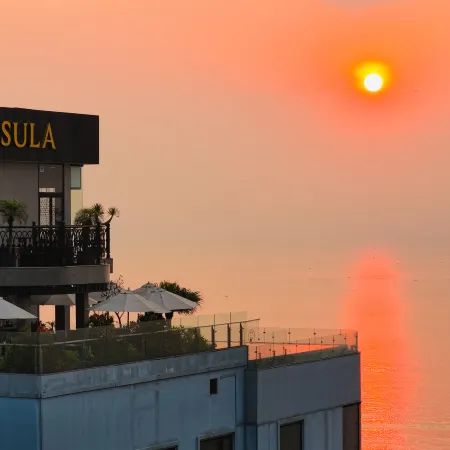 Peninsula Hotel Danang
