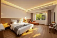 Qinlan Homestay (Mangshi Square) - 2-Star