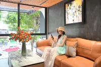 The Coastel Hotel & Apartment - parking