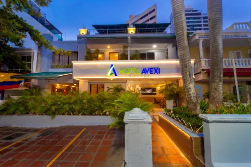 Hotel Avexi Suites by GEH Suites - parking