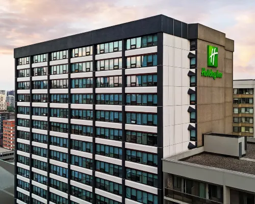 Holiday Inn Toronto Downtown Centre by IHG Отели рядом с достопримечательностью «Йонг-Дундас»
