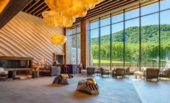 Yu Kiroro, Ski-in Ski-Out Luxury Residences