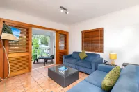 Paradise on the Beach Resort Hotels in Clifton Beach