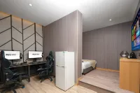 E-sports Hotel (Zhongjing Road Hengfang Square)