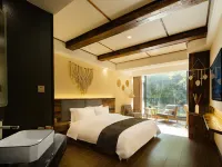 Banshan Panshui Wisdom B&B (Shizhu Qiaotou Branch) - parking