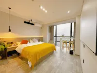 Meet the early summer B&B Hotel (Wanzhou North Railway Station) Hotel in zona Xiefeng Mountain