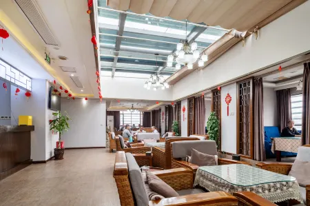 Luojiang Kaishenghao Hotel