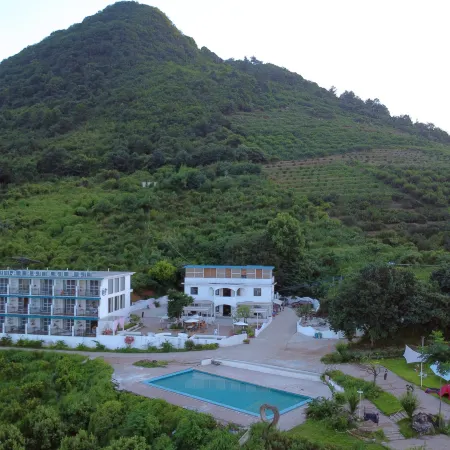 Dongjiang Lake Bailang Rongteng Pavilion Resort Homestay