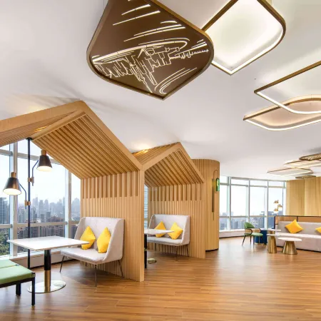 Hilton Garden Inn Shanghai Lujiazui Отели рядом с достопримечательностью «Башня Цзинь Мао»