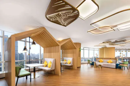 Hilton Garden Inn Shanghai Lujiazui Отели рядом с достопримечательностью «Lujiazui Library 24-hour Self-service Returning Books Service»