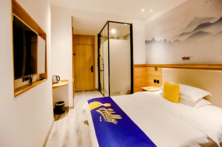 Qitian Hotel (Gaoping Youyi Street Store)