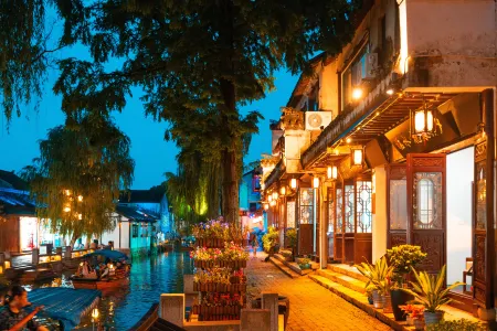 Zhouzhuang Linshui Huachenyuexi Homestay Отели рядом с достопримечательностью «Nanhu Qiuyue Garden»