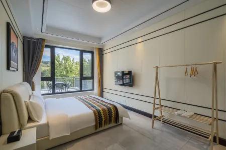 Floral Hotel· Beijing Meet Mountain hotel Отели рядом с достопримечательностью «Changping Yanshou Temple»