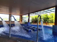 Royal Hot Spring Theme Inn - Hot Springs