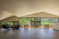 Shangri-La Runjing Muqi B&B